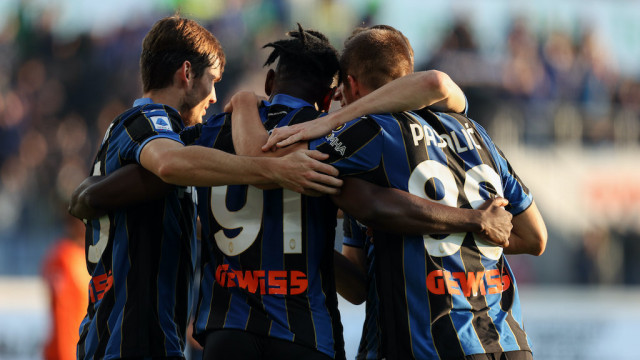 Photo LiveMedia/Francesco Scaccianoce
Bergamo, Italy, November 20, 2021, italian soccer Serie A match
Atalanta BC vs Spezia Calcio
Image shows:
Duvan Zapata (Atalanta Bergamasca Calcio) celebrates after scoring the 2-1 goal
LiveMedia - World Copyright